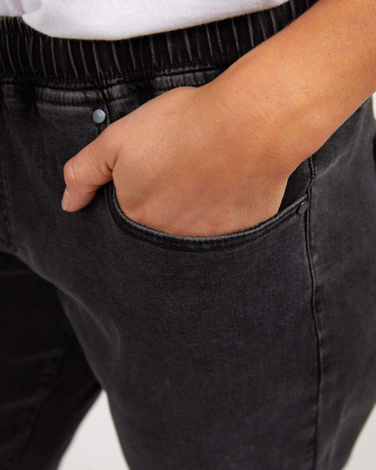 Juliette Jogger Jean - Washed Black