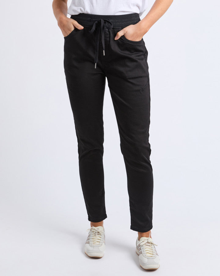 Sylvia Jogger - Black