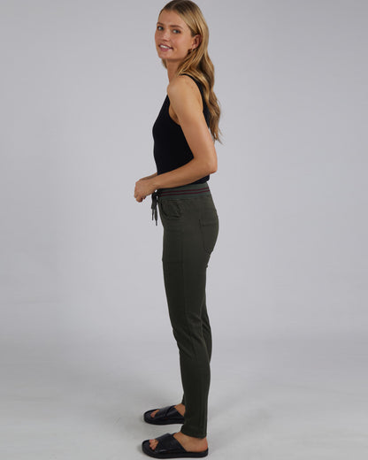 Sylvia Jogger - Khaki