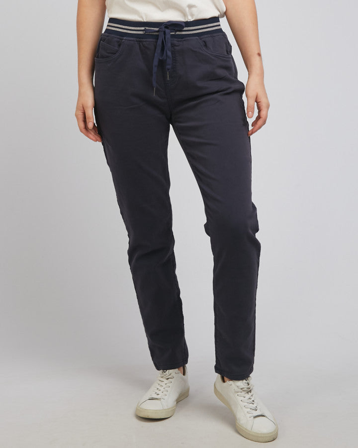 Sylvia Jogger - Navy