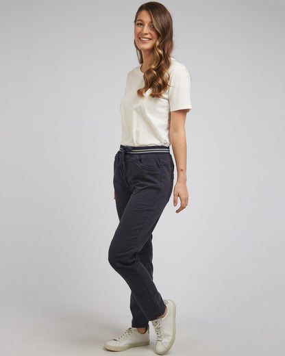 Sylvia Jogger - Navy